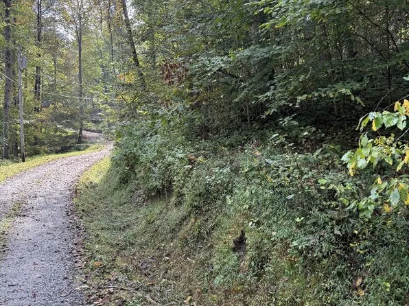 33 Vistawilla Drive, Glenville, NC 28736