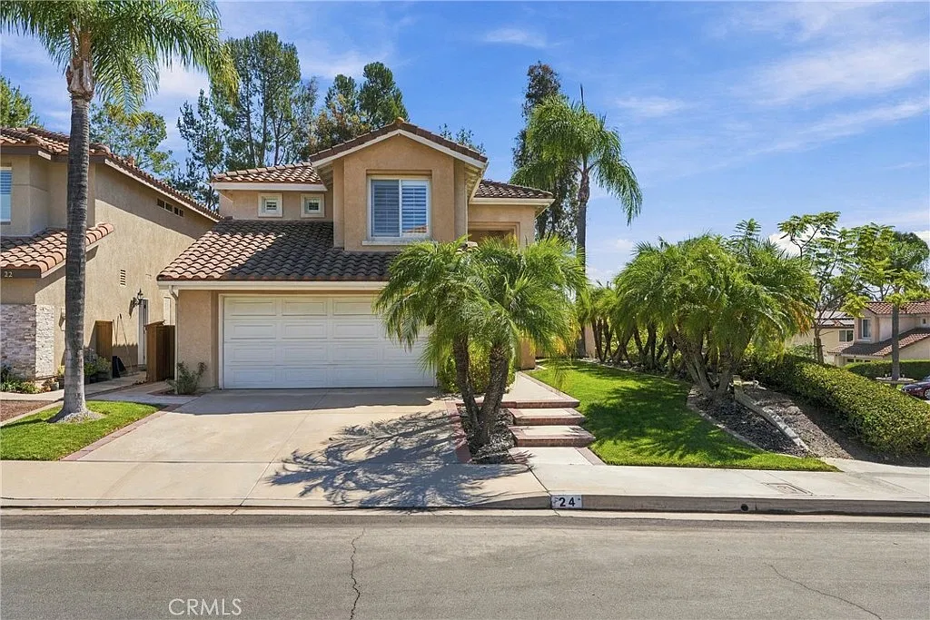 3 bed, 2.5 bath, 1818 sqft, $5,200 — Photo 3