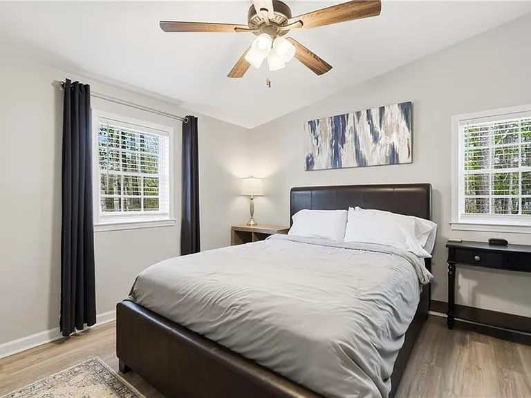1817 Hardman Ln — Photo 11