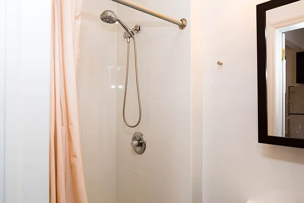 Rented by Nooklyn NYC LLC | media 13