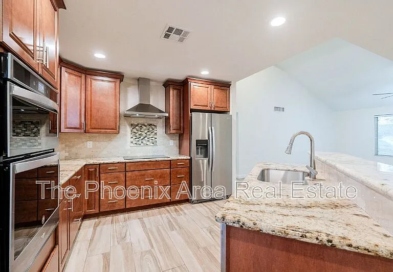 3231 N Woodburne Dr — Photo 13
