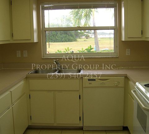 3rd image of 510 SE 6th Ter