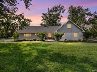 2 Nashua Ct, Lancaster, NY 14086