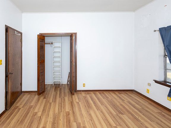 5th image of 202 Hill Ave