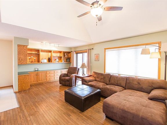 4th image of 2208 Yorkshire Dr