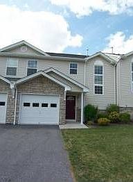 1st image of 7 Crestmont Ct