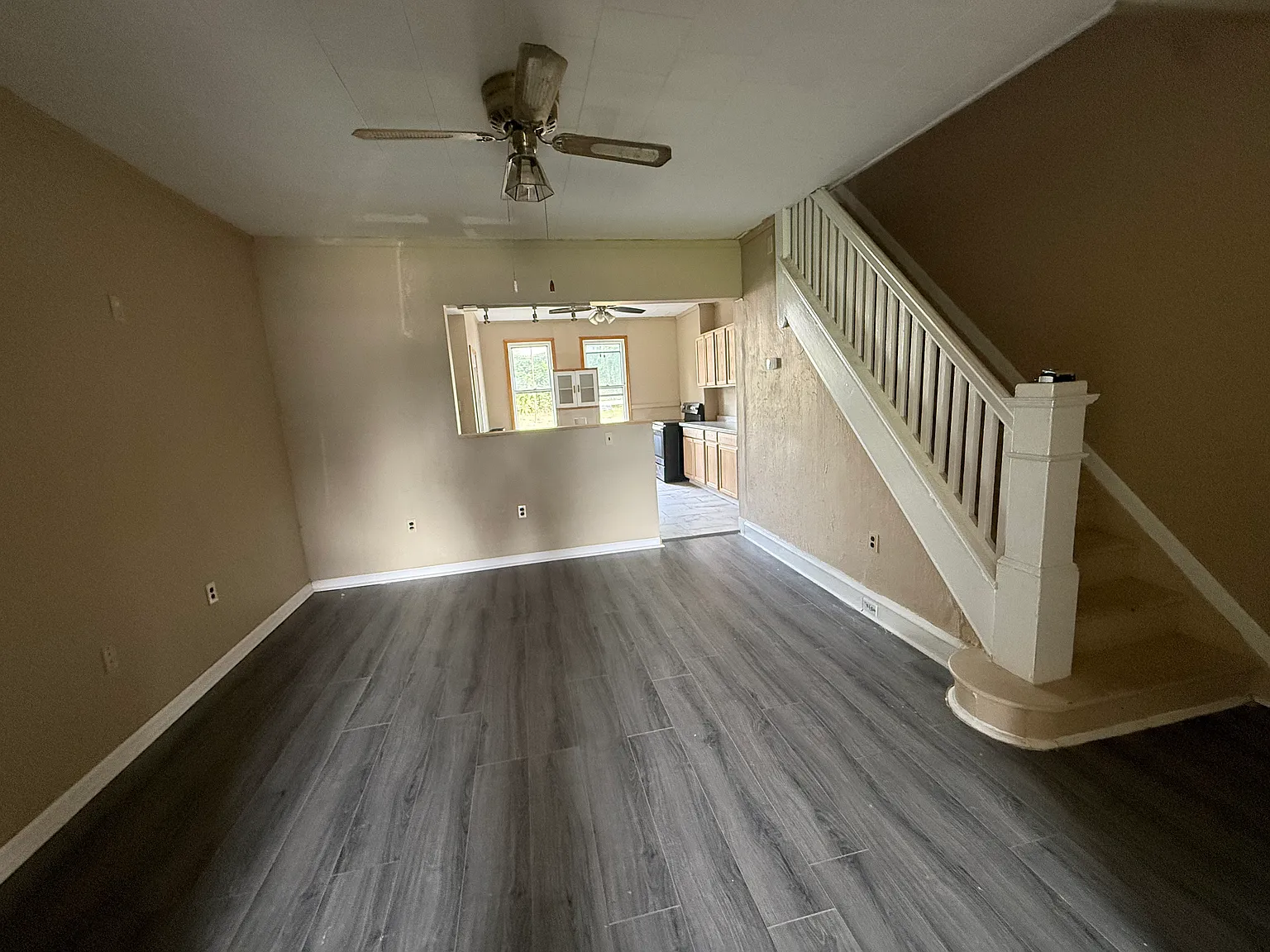 3 bed, 1075 sqft, $1,350 — Photo 4