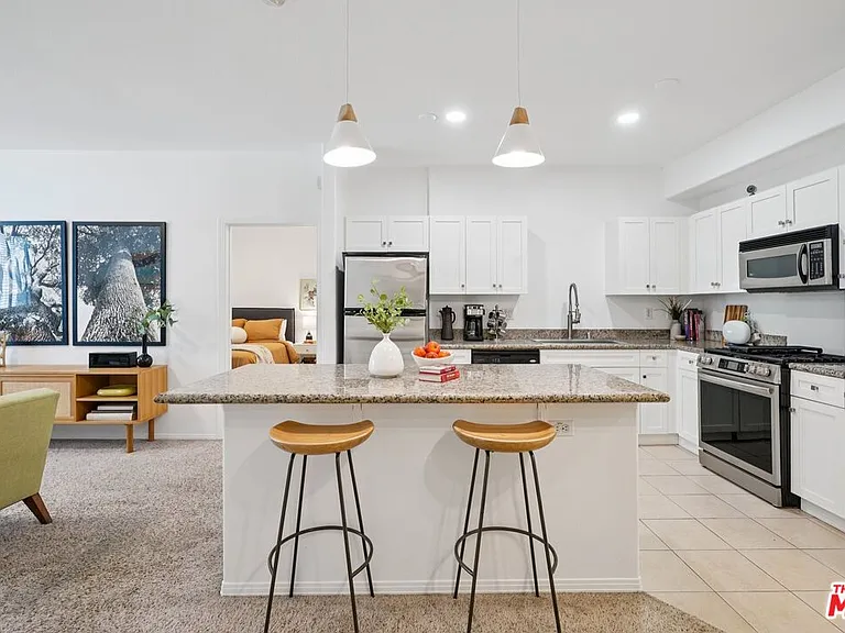 100 S Alameda St #150 — Photo 14