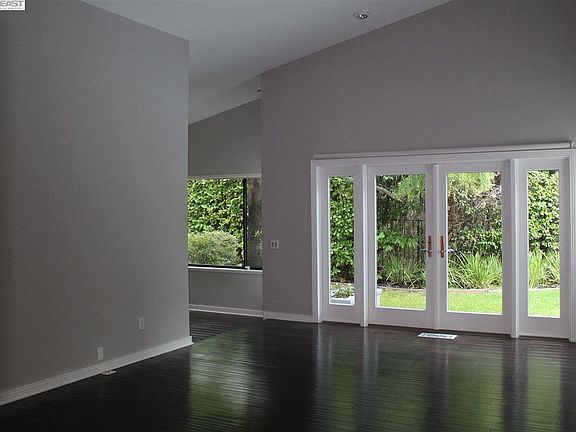 3rd image of 1211 Whispering Oaks Dr