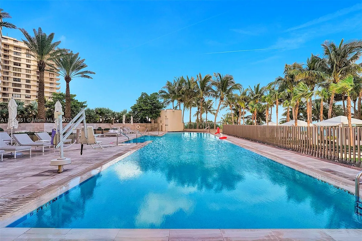 Building Photo - 9703 Collins Ave #2501