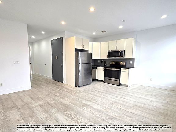 3rd image of 250 Kosciuszko St #3