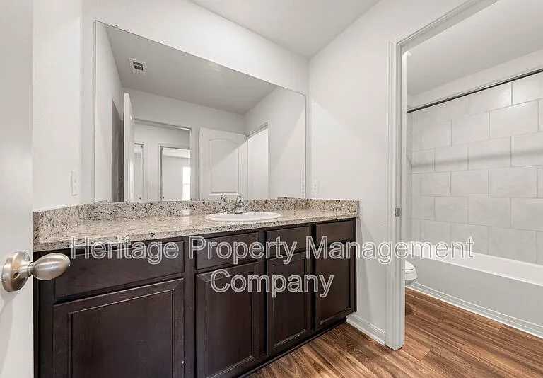 11038 Chatham Ct — Photo 20