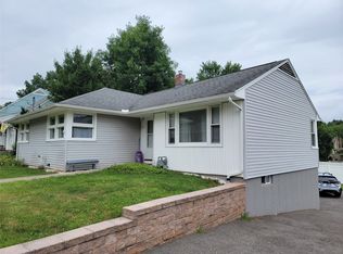 302 Brookcrest Dr, Endicott, NY 13760