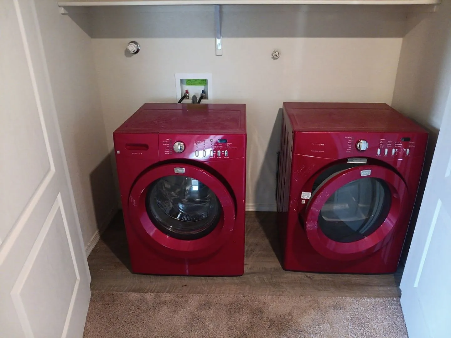 3 Bedroom, 2.5 Bathroom Home! Schedule a Showing! — Photo 4