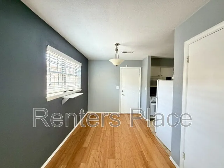 2418 E 59th Ct #4 — Photo 4