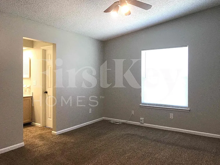 7852 Catskills Ct — Photo 9