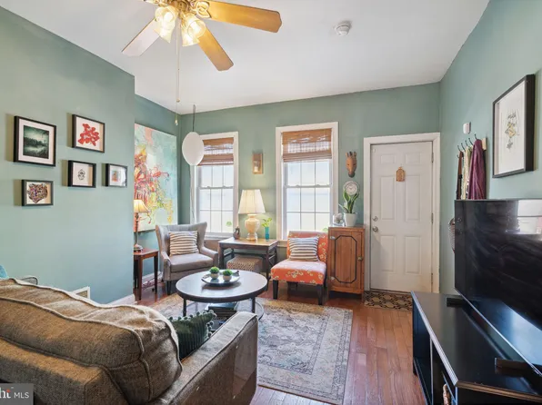 2611 Amber St, Philadelphia, PA 19125