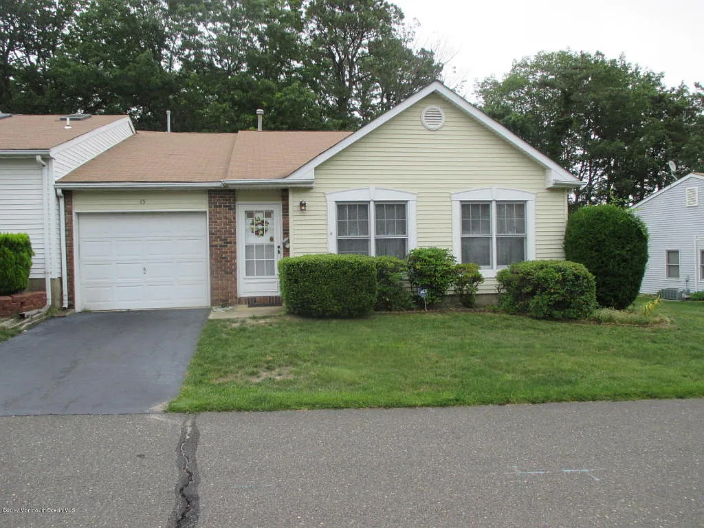 15 Raymond Ct photo 1