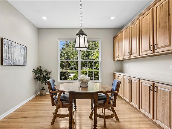 3rd image of 13802 Chestnut Ln