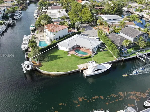 13305 Biscayne Island Ter, North Miami, FL 33181