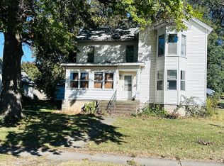 207 E Main St, Colfax, IL 61728