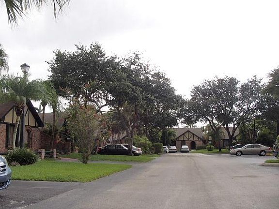 4th image of 9269 NW 49th Pl