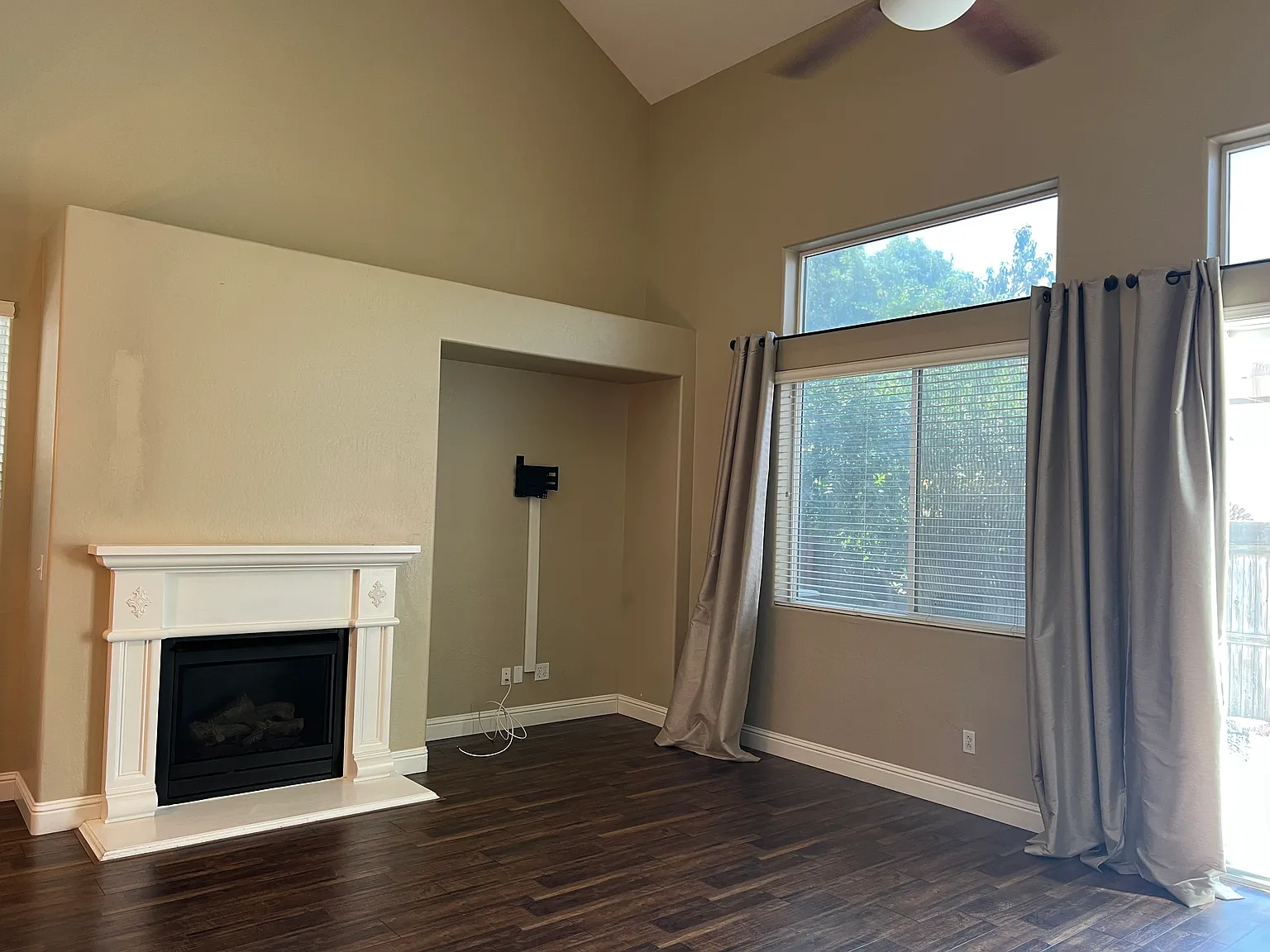 3 bed, 1857 sqft, $2,350 — Photo 3