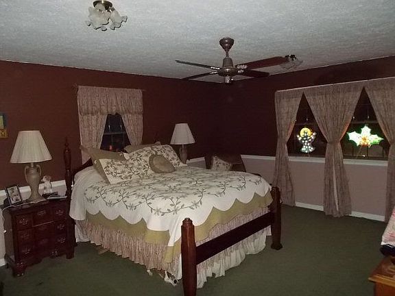 2nd image of 315 Elizabeth Ln
