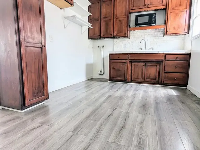 9234 Elizabeth Ave — Photo 5