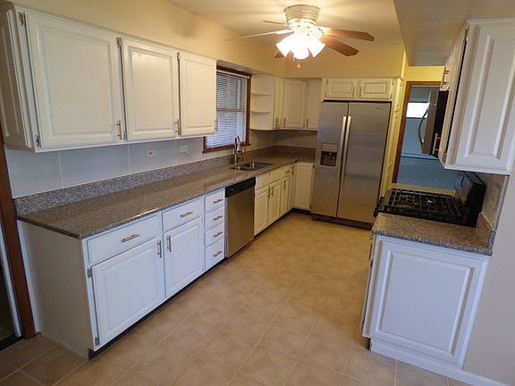 2nd image of 393 Knollwood Ct