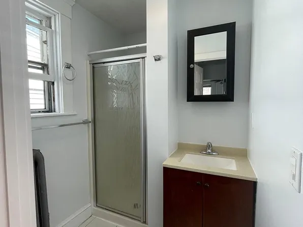 64 Dexter St APT 2R, Providence, RI 02909