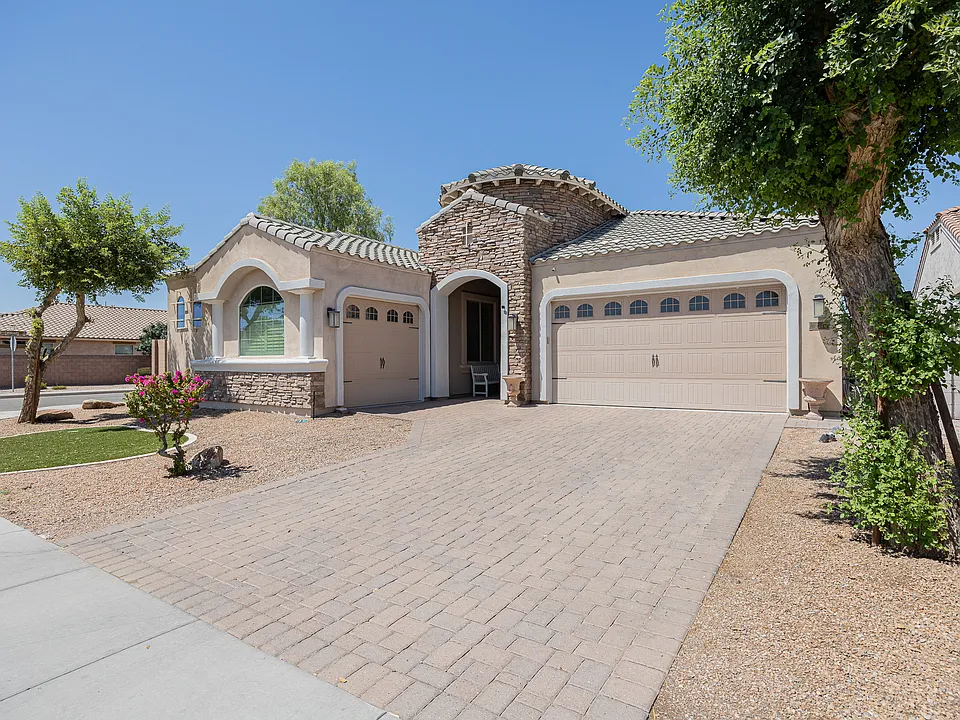 224 E Mead Dr