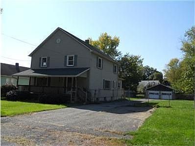 2nd image of 445 Hobart Rd