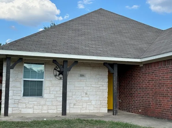 2208 Memphis St, Ennis, TX 75119