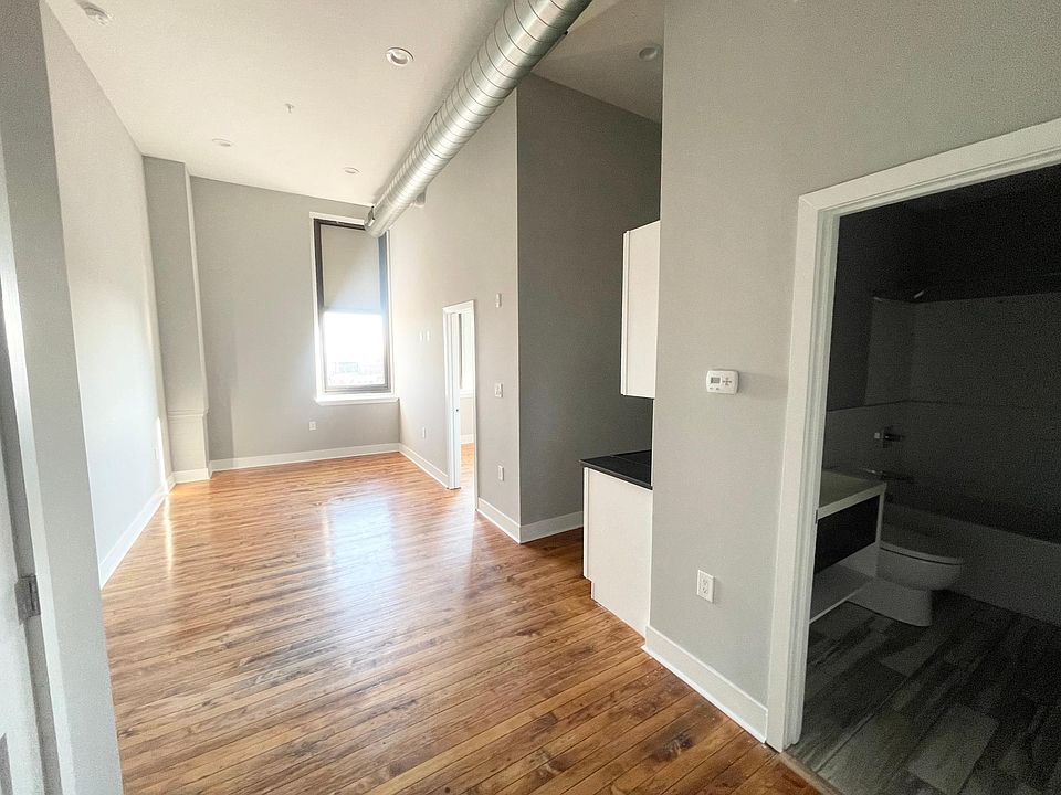 1st image of 1507 S 17th St #318