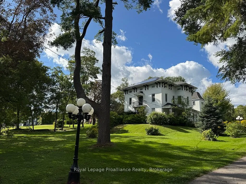 5 bed, $3,600 — Photo 1