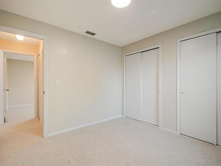 1542 Brook Hollow Dr — Photo 25