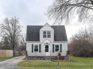 2720 Iowa Dr, Troy, MI