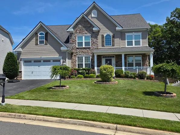 3183 Fledgling Cir, Woodbridge, VA 22193