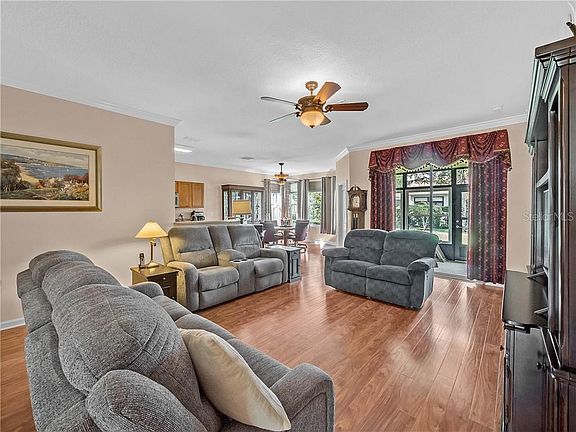 5th image of 106 Stonington Way
