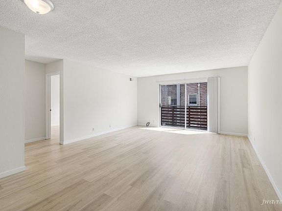 3rd image of 1940 Franklin St APT 305