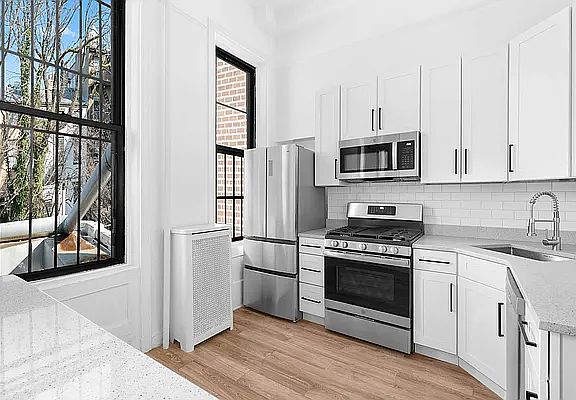 4th image of 177 Atlantic Ave