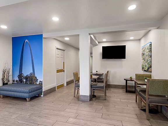 Lobby and Guest Check-in