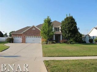 15 Strawberry Rd, Bloomington, IL 61704