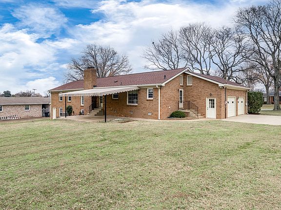 3rd image of 224 Kennett Rd