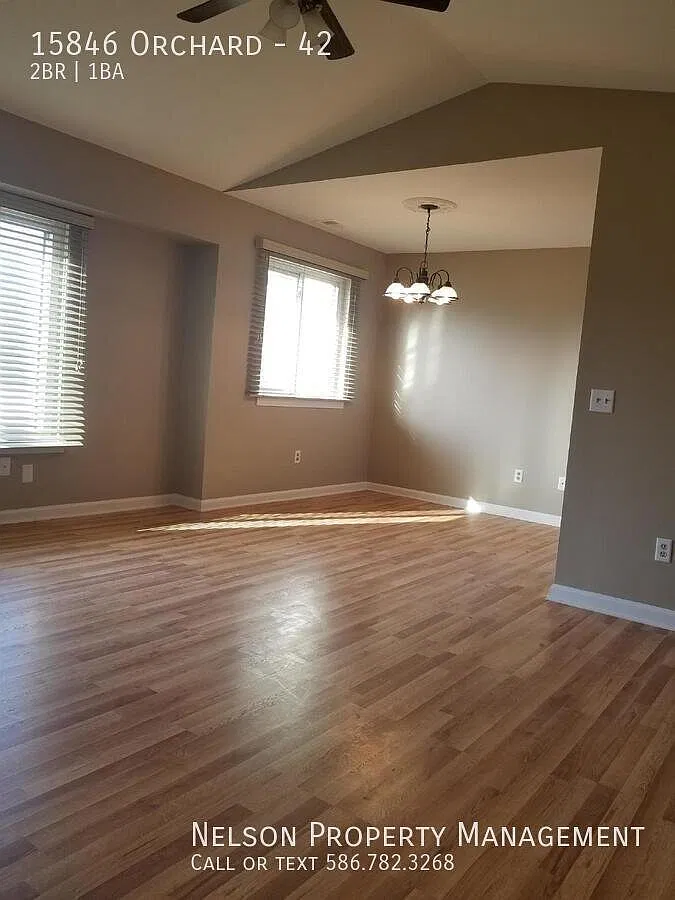 Spacious 2-Bedroom Upper Condo with Raised Ceilings and Modern Finishes & All Appliances — Photo 3
