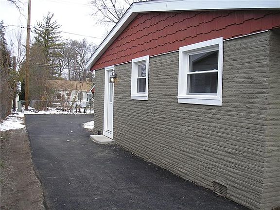3rd image of 302 N Lakeshore Dr
