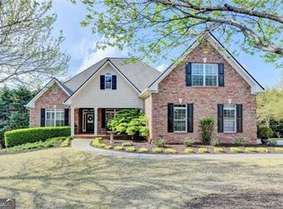 517 Sandy Cove Dr, Loganville, GA