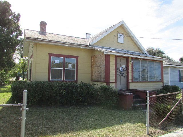 1st image of 1148 E 17th St
