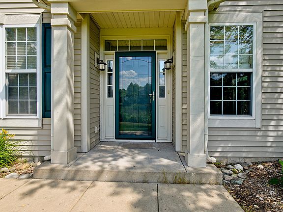 3rd image of 540 Gunnison Ct